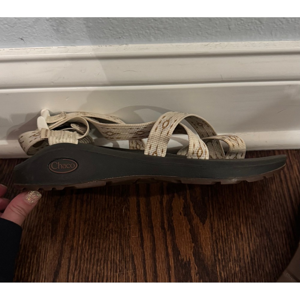 Women's Chaco Sandals - Chaco Z Size 9 Patterned strap with toe loop and buckle - Picture 4 of 5